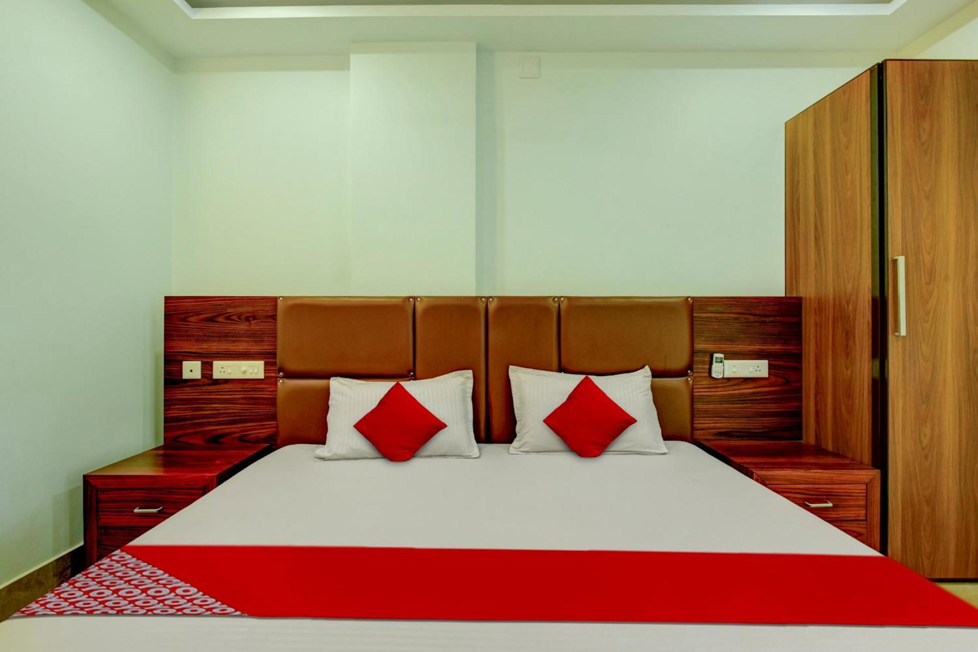 Hotel O Royal Tower Lodge Etakkare 外观 照片