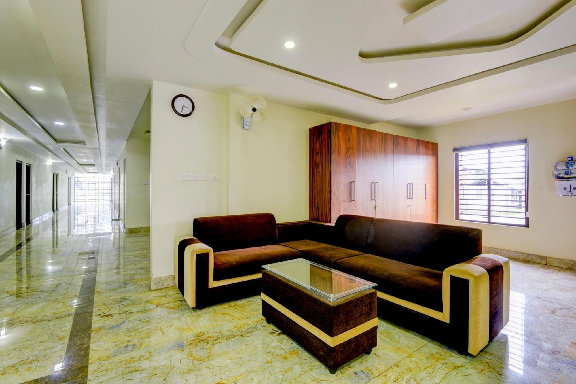 Hotel O Royal Tower Lodge Etakkare 外观 照片